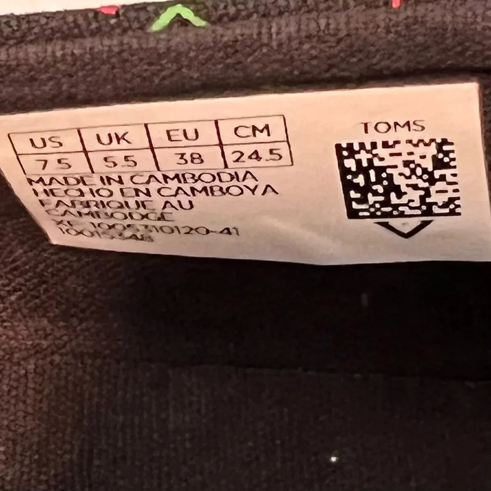 Toms ‘The Venice Collection’.‎ Size 7 1/2.